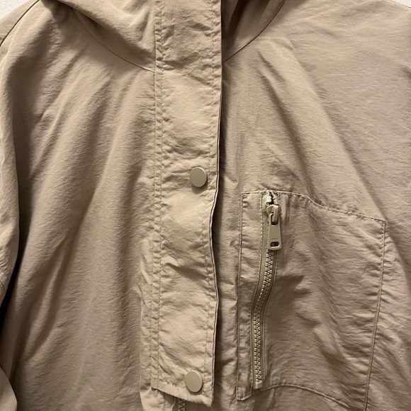 Women’s Spring Jacket - Picture 4 of 6